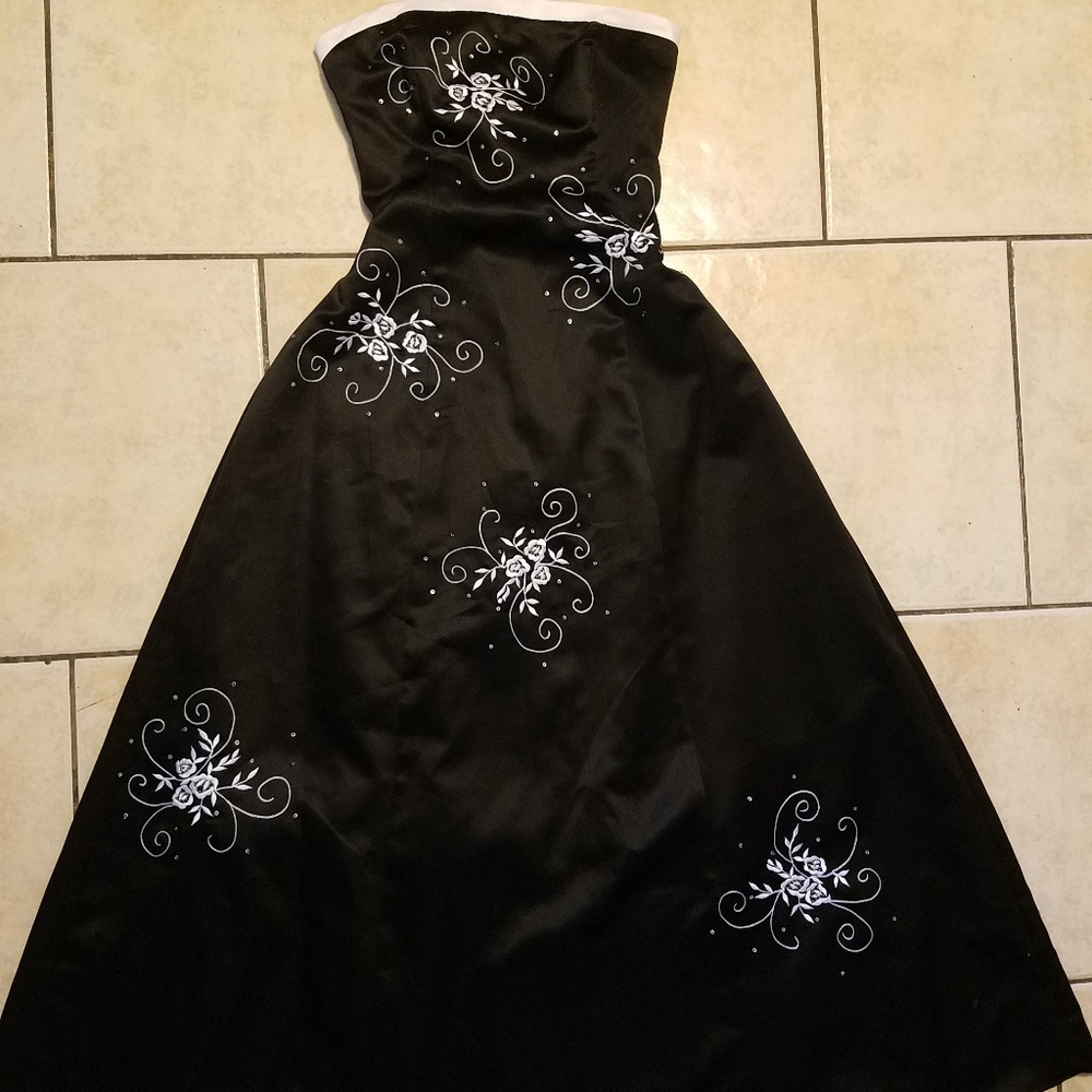 Betsy & Adam formal wedding/ prom gown sz 8